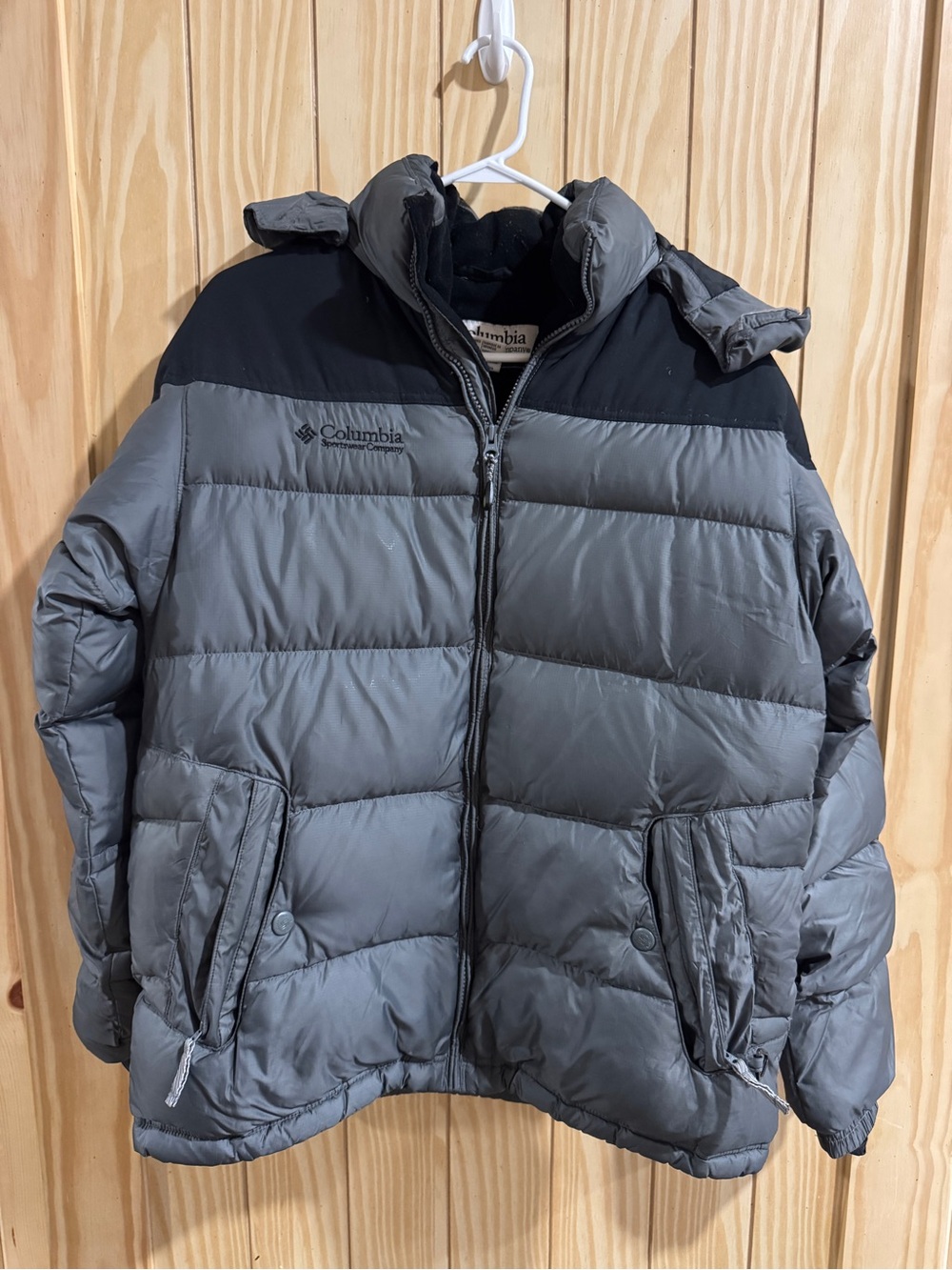 Columbia black & grey Puffer winter jacket—Medium